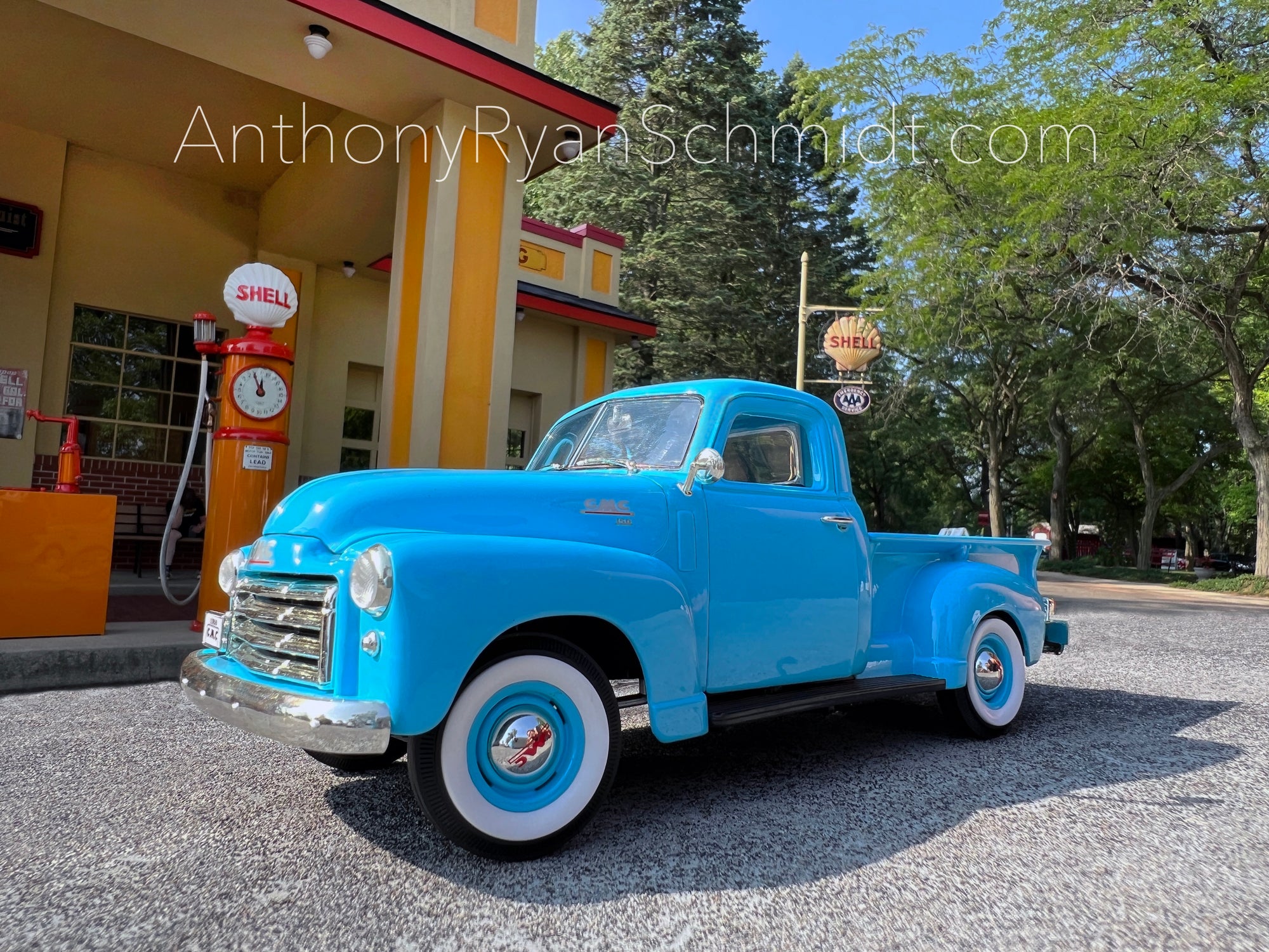 Anthony Schmidt Photography – Vintage Car Forced Perspective 📸