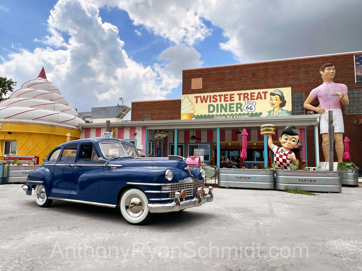 Pink Elephant Antique Mall-Livingston, Illinois