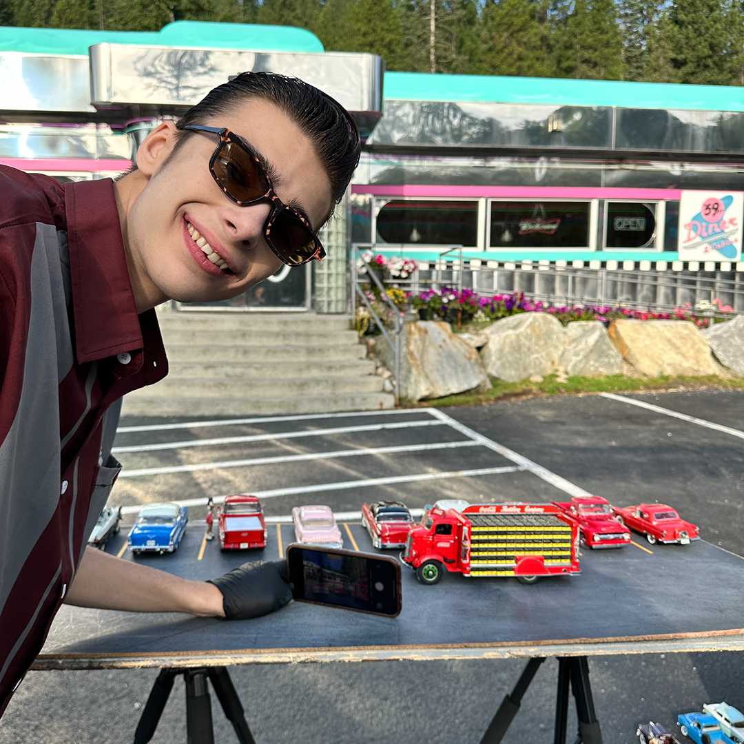 🎖️Give a 2026 Calendar to a Deployed Service Member