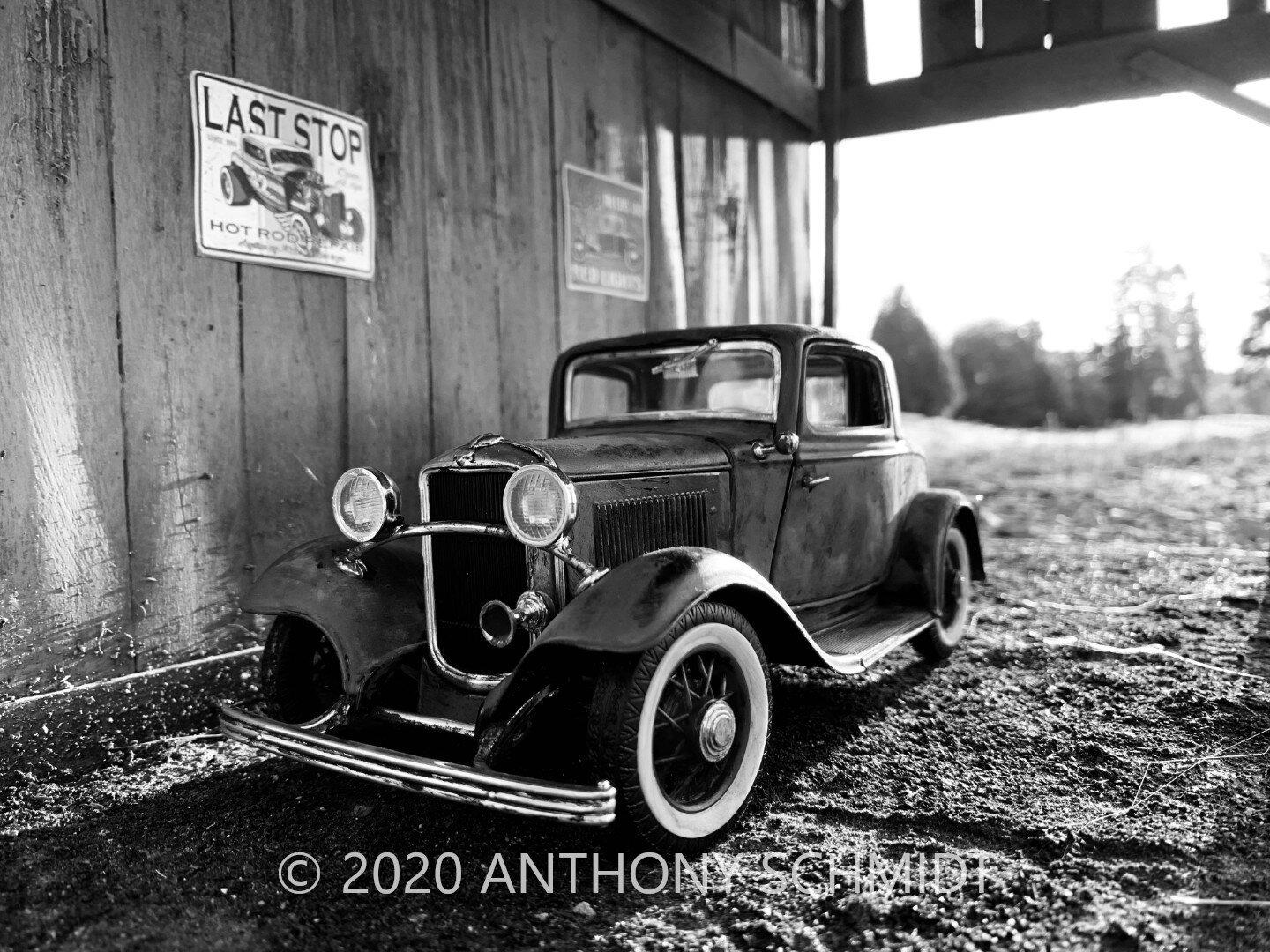 32 Ford 3-Window Coupe (2 of 3)