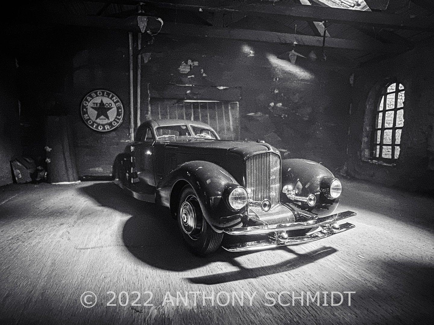 1934 Duesenberg (B&W)